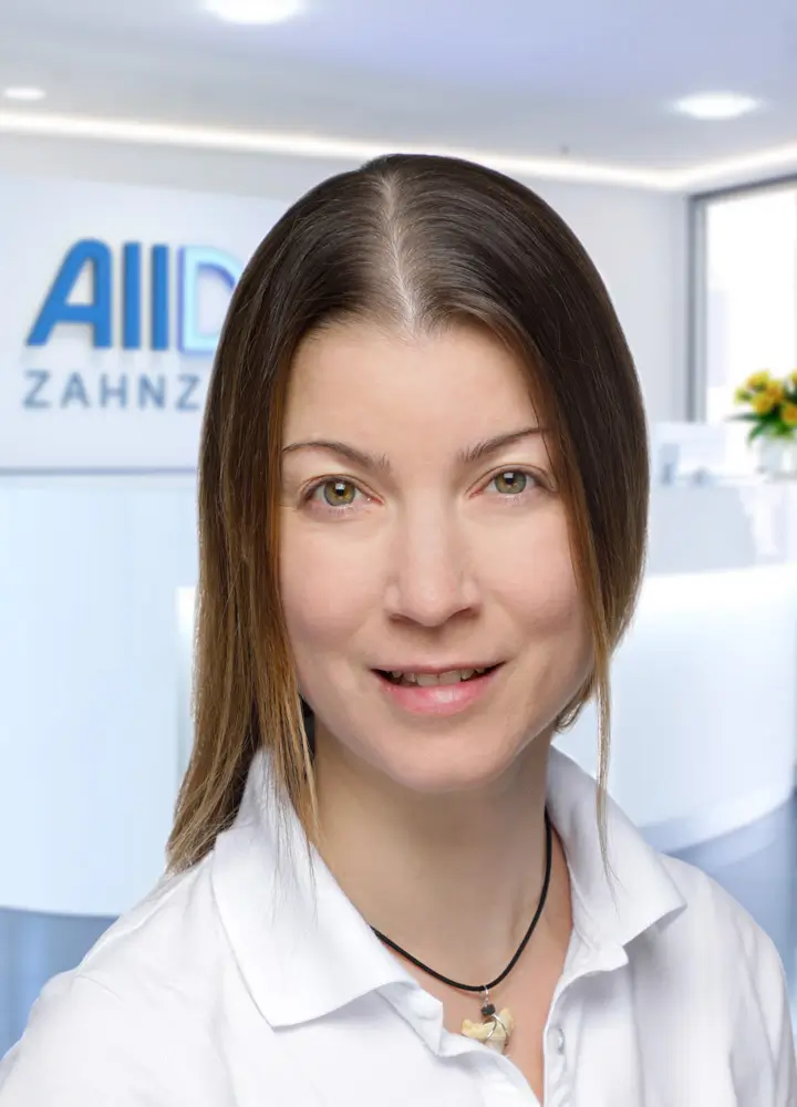 Portrait Oralchirurgin Ute Westerfeld (AllDent Wiesbaden)